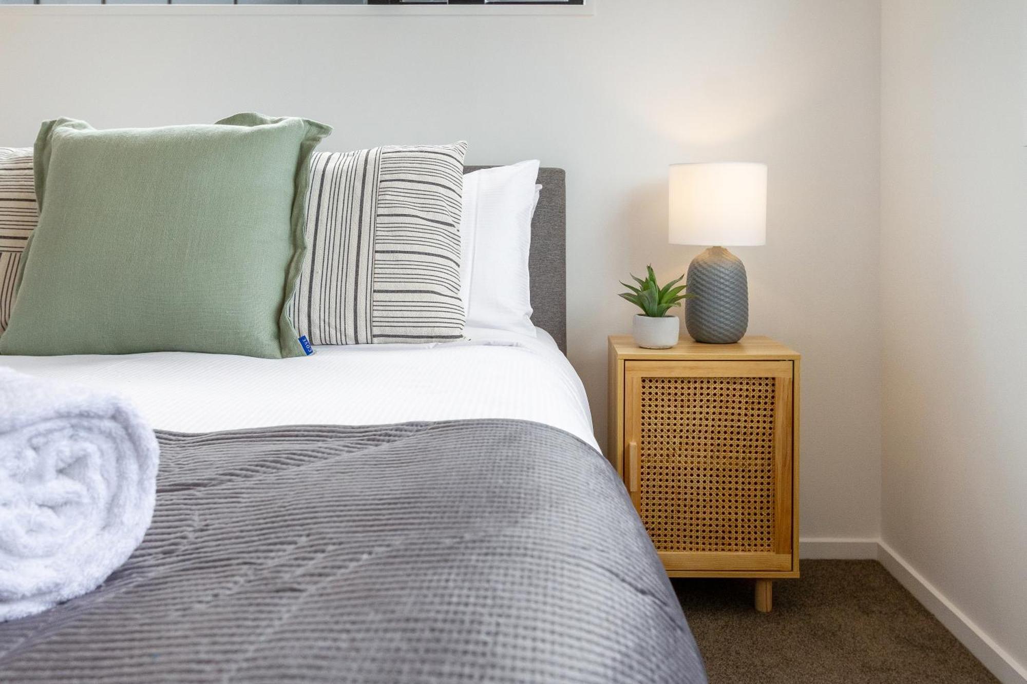 2Br Townhouse: Cosy, Close To City, Car Park Christchurch Exteriör bild